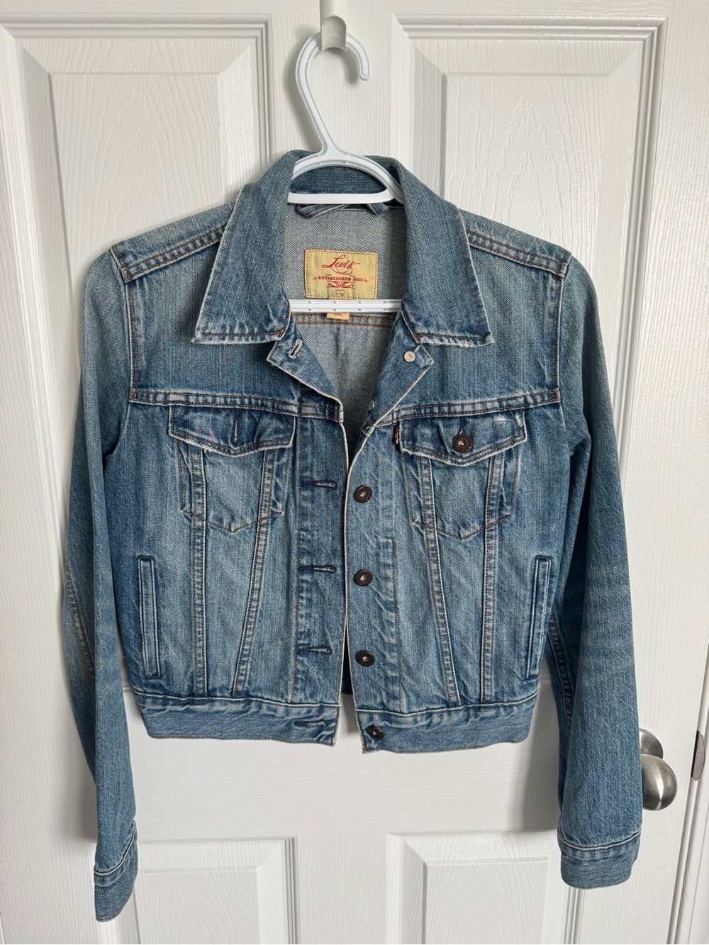 Levi's Women's Medium Blue Denim Trucker Jacket